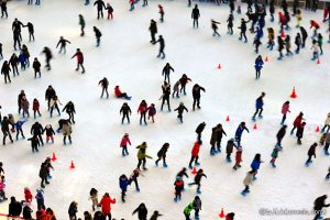首爾市協同產業銀行等企業-市民團體 打造汝矣島公園溜冰場