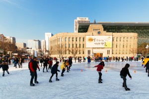 首爾廣場溜冰場於12月17日開幕