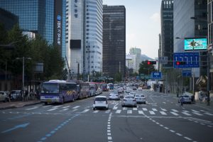 首爾市，為了道路安全對老化的下水管線進行維修