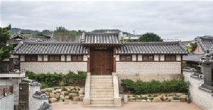 首爾市北村的百年古宅〈白麟濟故居〉夜間開放