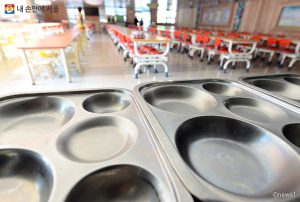首爾市，2021年3月起將為全體國小、國中、高中生提供「綠色學校供餐」