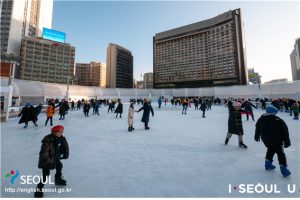 首爾市於12月20日開放市中心的冰雪王國「首爾廣場溜冰場」