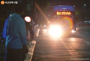 首爾市於1月25日和26日延後地鐵和公車末班車時間