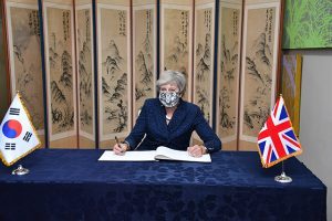 前英國首相為交流新型冠狀病毒肺炎防疫經驗造訪首爾市政府