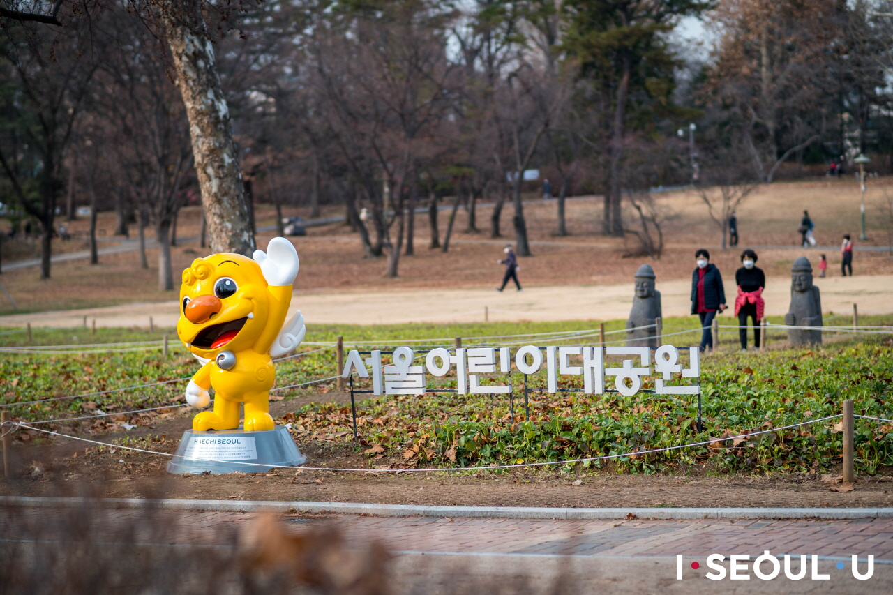 首爾兒童大公園散步道旁獬豸雕像