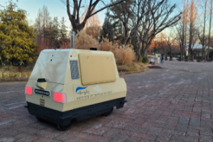 首爾市配置自動機器人於公園巡邏，IoT感應器針對違規停車發出警告