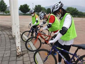 在自行車安全區域「漢江公園」學騎車，首爾市自行車課程將開放報名（名額有限）