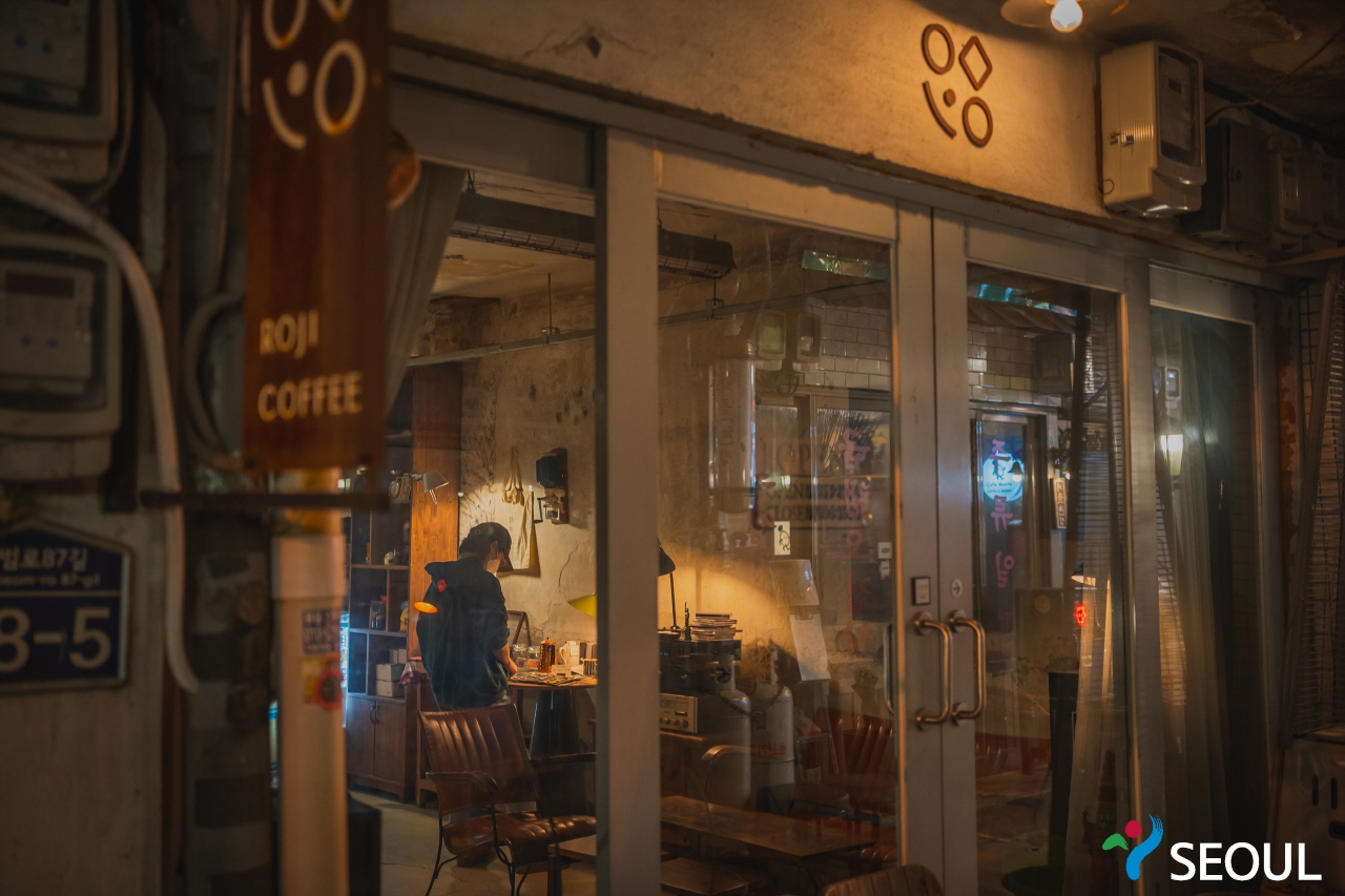 ROJI COFFEE 商店內部照片