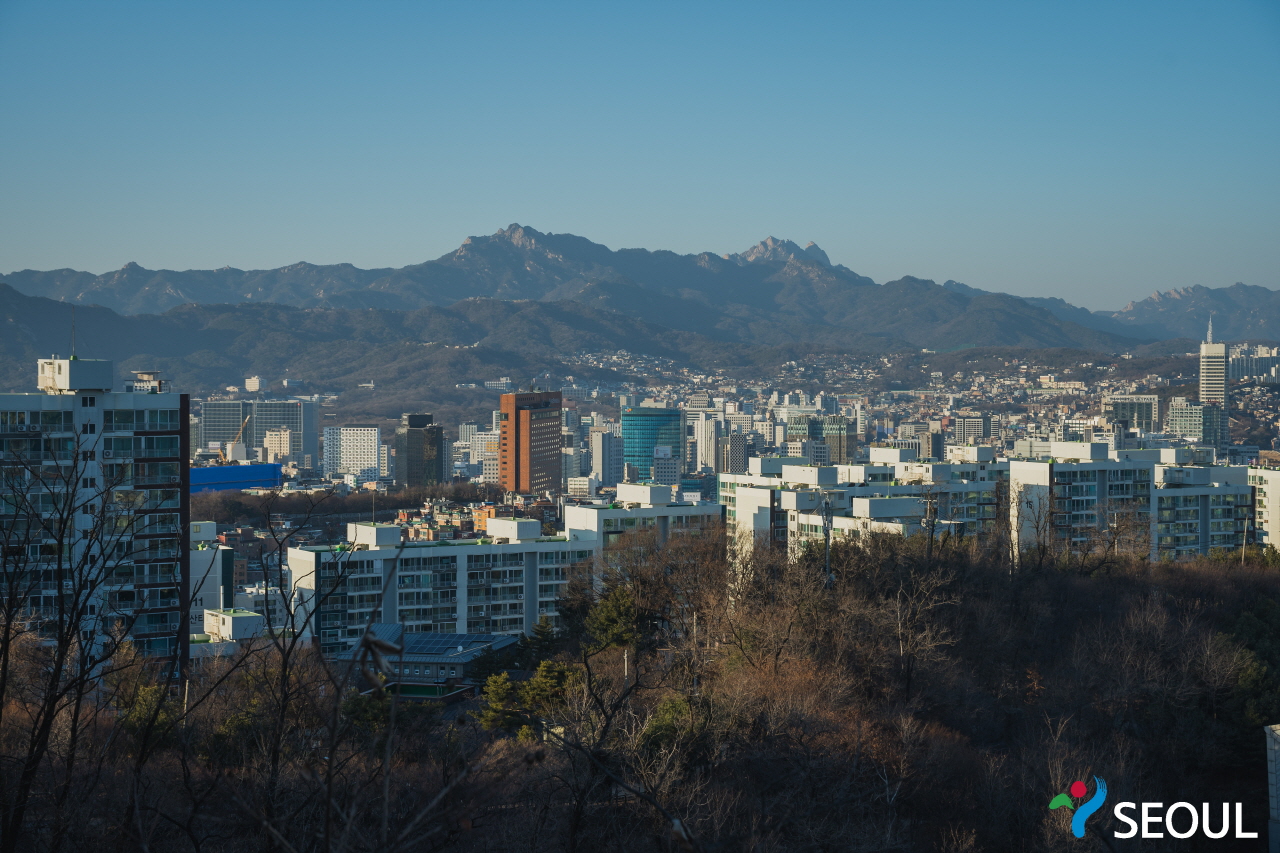 從梅峯山眺望的首爾市