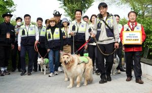 首爾寵物狗巡邏隊建隊儀式