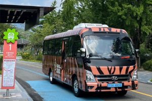 首爾大公園專為身障人士、孕產婦等行動不便者提供動物園電動循環巴士