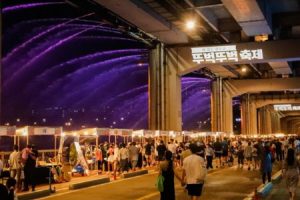 首爾市「潛水橋徒步節」海內外觀光客破200萬名，成名副其實K-慶典