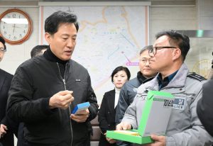 春節連假前拜訪傳統市場、警察與消防第一線-2