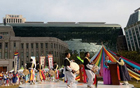 首爾市政府新辦公樓開幕儀式於13日在新辦公樓與首爾廣場舉行